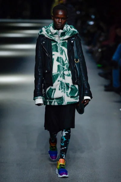 Look 48
